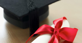 /media/pzfovhkf/graduation-2.jpg